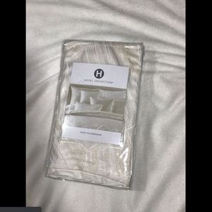 New Hotel Collection Alabastar‎ (1) Euro Sham Pillo